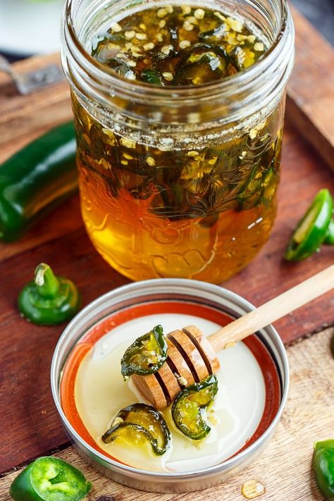 Jalapeno Honey Hot Honey Recipe, Closet Cooking, Jalapeno Recipes, Jelly Recipes, Honey Recipes, Jalapeno Poppers, Garden Recipes, Pickling Recipes, In A Jar