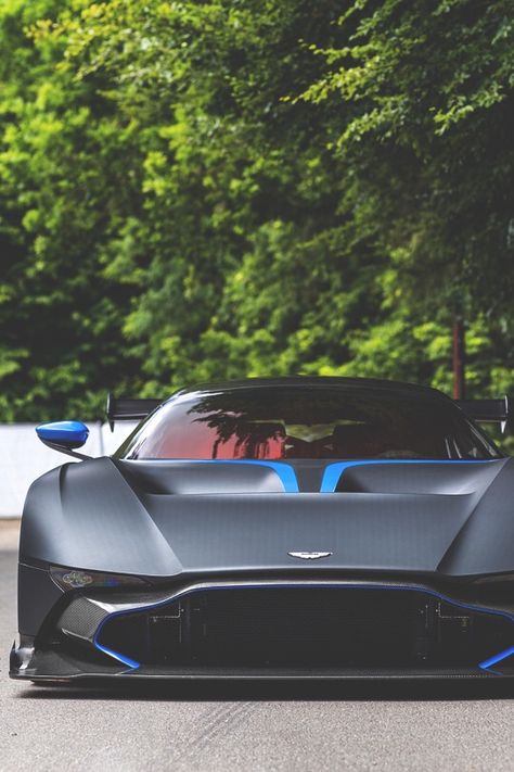 Aston Martin Vulcan Aston Martin Vulcan, Luxe Auto's, Aston Martin Vanquish, Lamborghini Veneno, Pagani Huayra, Sweet Cars, Futuristic Cars, Koenigsegg