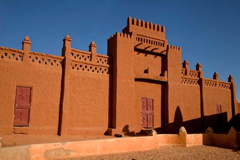 African Castle, African Castles, Sahelian Architecture, Africa City, Black Architecture, African Architecture, Brutalist Buildings, Mud House, Religious Architecture