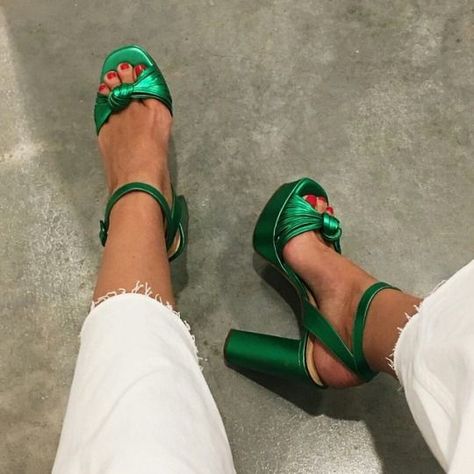 Open Toes Green Platform Heels Outfit, Green Platform Heels, Platform Heels Outfit, 70s Fashion Outfits, Green Platform, Fashion Forever, Money Talks, Shoe Inspiration, Shoe Inspo