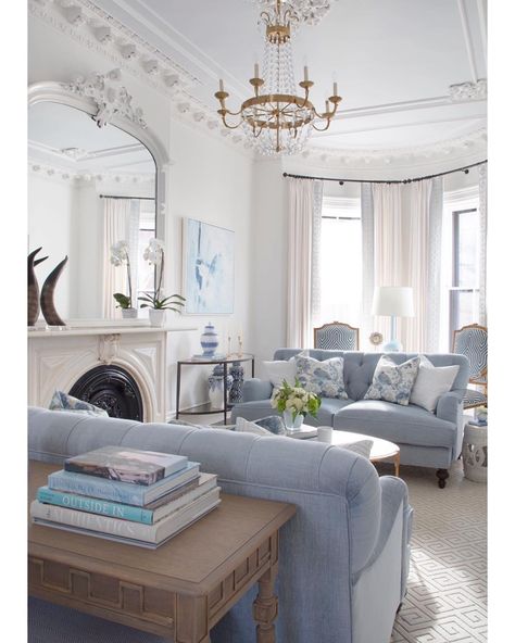 Katie Pieper (@katiepieper14) • Instagram photos and videos Good Living Room Colors, Blue And White Living Room, White Living, White Living Room, Blue Living Room, Blue Rooms, Country House Decor, Living Room Colors, A Living Room