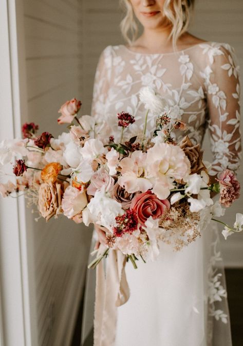 Bridal Bouquet Fall, Dried Florals, Sunset Light, Wedding Inspiration Fall, Bouquet Of Flowers, Desert Rose, Bride Bouquets, Bridal Flowers, Rose Wedding