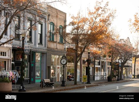 Download this stock image: Daytime view of the historic downtown cityscape of Oroville, California, USA. - 2H8KEM0 from Alamy's library of millions of high resolution stock photos, illustrations and vectors. Downtown California, Oroville California, 7 Continents, Usa States, Historic Downtown, Arctic Circle, California Usa, Golden State, Planet Earth