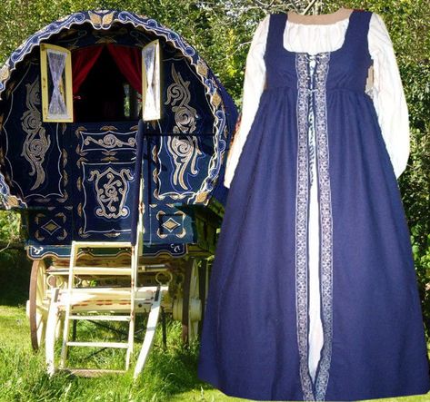 Sca Garb, Medieval Gown, Irish Style, Plus Size Cosplay, Fair Outfits, Medieval Dress, Medieval Fashion, Spring Outfits Casual, Plus Size Outfits