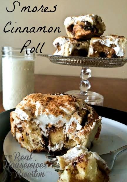 S'mores Cinnamon Roll from The Housewives of Riverton | www.housewivesofriverton.com Smores Cinnamon Rolls Recipe, S’mores Cinnamon Rolls, S’mores Cinnamon Roll, Fun Cinnamon Roll Ideas, Smores Cinnamon Rolls, Cinnamon Rolls Flavors, Smores Recipes, Smores Dessert, Sweet Roll Recipe