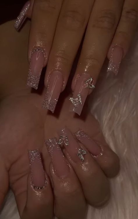 Rose Gold Birthday Nails, 22 Nails Birthday, 21st Bday Nail Ideas, Nails For Birthday Ideas, 18th Bday Nails, Grad Nails Acrylic, 21st Birthday Nail Ideas, Xv Nails, Baddie Nail Designs