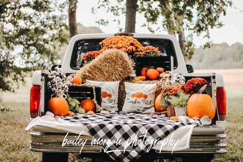 Truck Bed Fall Pictures, Fall Truck Bed Photoshoot, Red Truck Fall Pictures, Truck Bed Fall Photoshoot, Truck Fall Photoshoot, Fall Truck Mini Session, Old Truck Fall Photoshoot, Fall Truck Photoshoot, Fall Pictures With Pumpkins