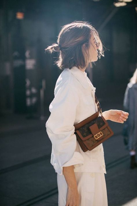 Bob Haircut Outfit Street Style, Bob Hair Styling, Short Hair Styling, Sydney Fashion Week, Rihanna Street Style, Style Short Hair, Tutorial Hijab, Australia Fashion, Resort 2020