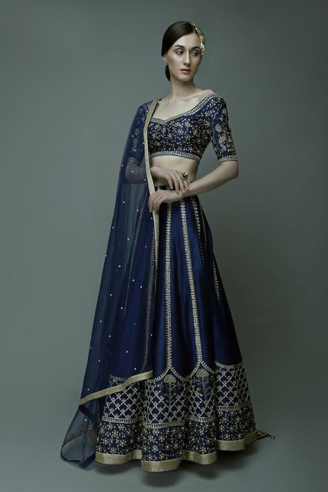 Navy Blue and Gold Embroidered Anarkali Set By Pooja Peshoria Navy Blue And Golden Lehenga, Navy Blue And Gold Lehenga, Navy Lehenga Bridal, Navy Lengha, Dark Blue Lengha, Blue And Gold Lengha, Blue And Gold Saree, Navy Blue Lengha, Lehenga Navy Blue