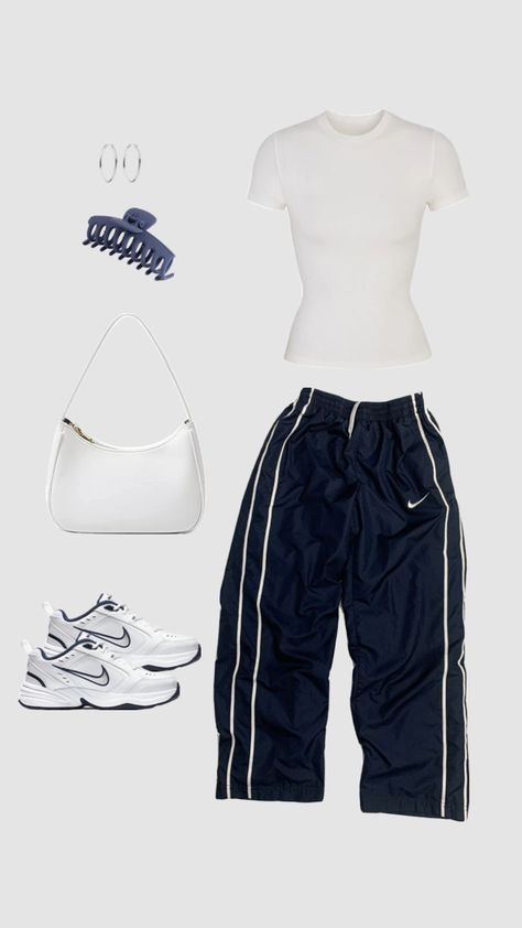 #sporty #outfitinspo #outfit #cool #nike #vibes #simple Sporty Outfits Nike, Sporty Girl Outfits, Nike Girl Outfits, Outfit Ideas Sporty, Outfits Sporty, Outfit Cool, Sporty Outfit, Sporty Aesthetic, Daily Outfit Inspiration