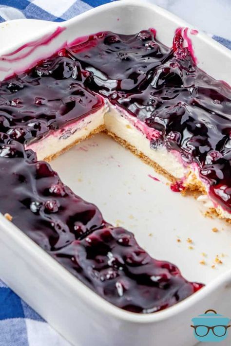 Football Desserts, Blueberry Pies, Blueberry Desserts Recipes, Cheese Bars, Blueberry Cheesecake Recipe, Blueberry Bars, Cowboy Casserole, Peach Dessert, Cream Cheese Bars