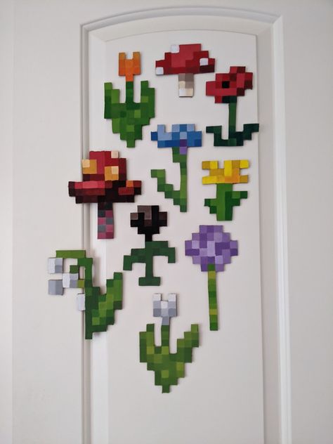 Painting Minecraft Flowers, Minecraft Flower 3d Diy, Minecraft Rose Wooden Blocks, Minecraft Orange Tulip, Minecraft Wooden Block Crafts Flowers, Minecraft Door Painting, Flowers In Minecraft, Diy Minecraft Flower Wood, Minecraft Flower Blocks