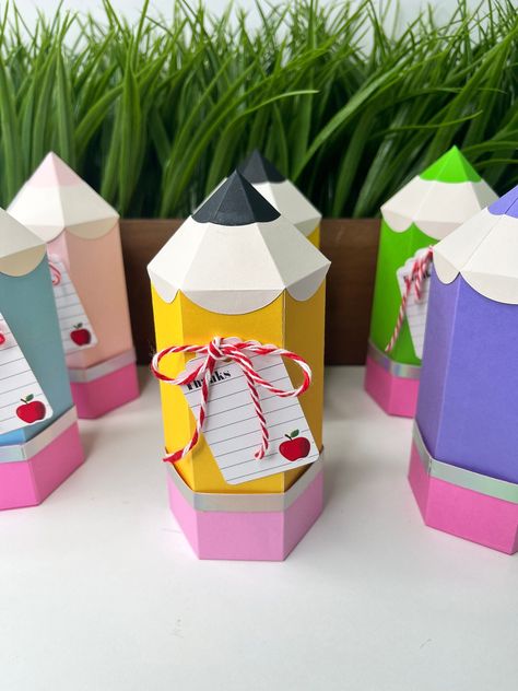 Back to School Favor Boxes, Pencil Favor Boxes, Back to School Birthday, Teachers Gifts, School Gift Box, Fillable Pencil Box, Pencil Boxes #thriftyfrugalmom #teachergift #teacherappreciation #cheapgifts #teacher #create #students #gifts. Go for more info 👉https://whispers-in-the-wind.com/top-10-graduation-gift-ideas/?teacher57 Colorful Box, School Boxes, Teachers Appreciation, Gifts Wrapping Diy, Great Graduation Gifts, School Craft, Teachers Gifts, School Birthday, Pencil Box