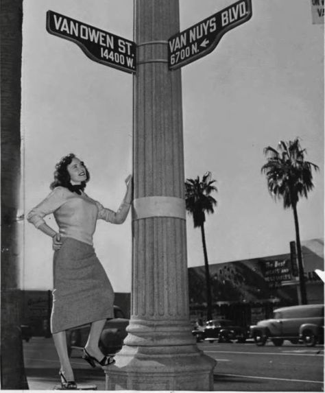 Vanowen and Van Nuys Blvd, 1958 Van Nuys California, Ca History, Canoga Park, California History, Historical People, San Fernando Valley, Vintage Los Angeles, Van Nuys, Valley Girls