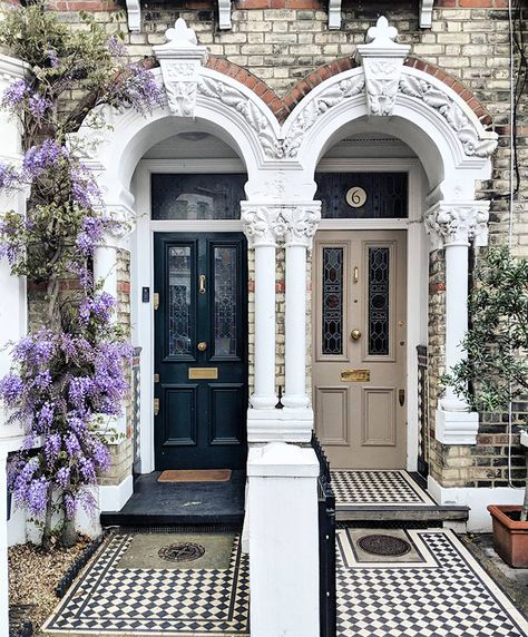 55 Photos Of Beautiful Front Doors In London That Look Like They're Straight Out Of A Wes Anderson Movie Victorian Front Door, Terrace House Exterior, Victorian Front Doors, Front Door Inspiration, Porch Tile, Traditional Front Doors, Clapham Common, Victorian Terrace House, Beautiful Front Doors