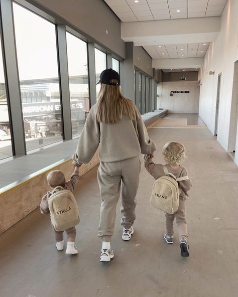 Raw Fashion, Baby Boy Fall Outfits, Family Cute, Future Mommy, Moms Goals, Mommy Goals, Mommy Baby, Foto Baby, Future Mom