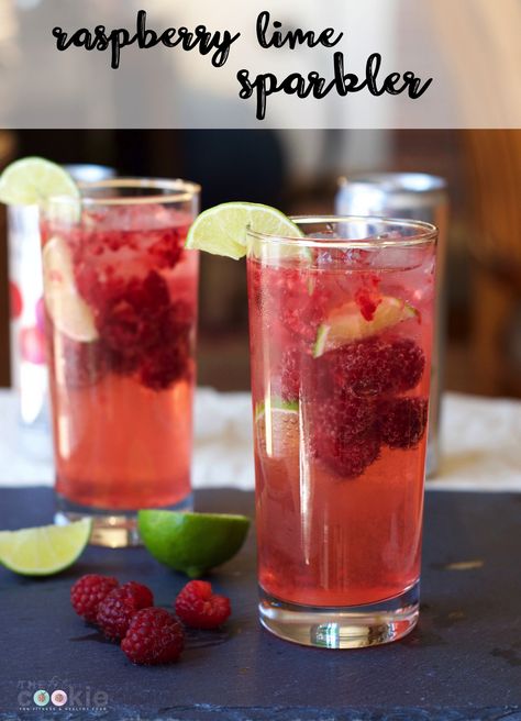 Sparkling Water Mocktail, Clean Drinks, Sparkling Water Recipes, Sparkling Water Drinks, Mocktail Recipes, Workout Room, Sparkling Drinks, Alcoholic Beverages, Mocktail Recipe