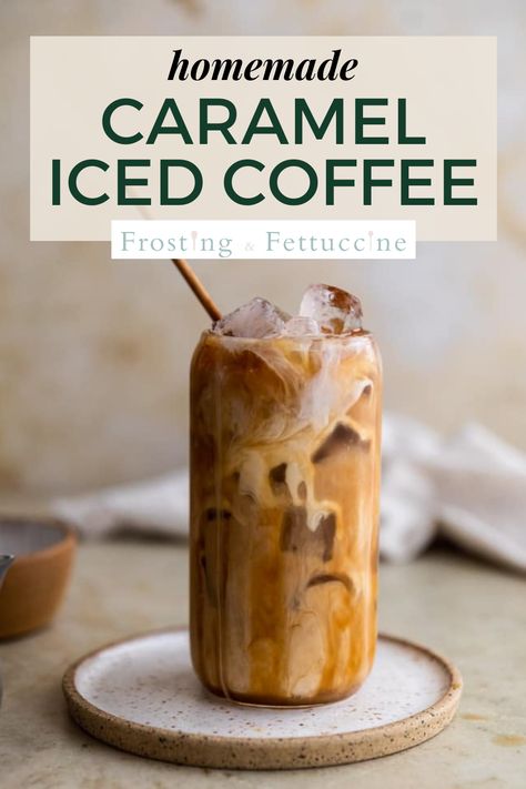 Diy Iced Coffee, Cold Coffee Drinks Recipes, Flavored Coffee Recipes, Caramel Iced Coffee, Easy Homemade Caramel, Coffee Recipe Healthy, Homemade Iced Coffee, Cold Brew Coffee Recipe, Best Iced Coffee