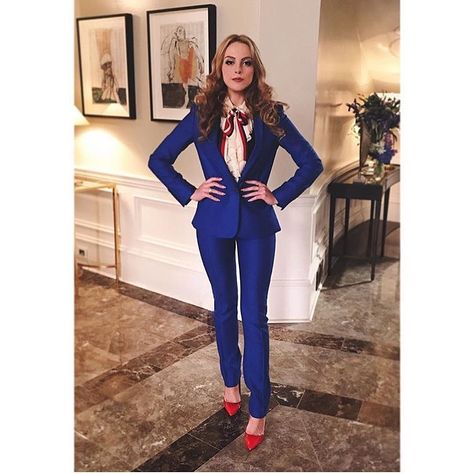 Fallon Carrington in Gucci and Stella McCartney on Dynasty 1x05 Dynasty Outfits, Stile Blair Waldorf, Fallon Carrington, Dynasty Clothing, Classy Business Outfits, Liz Gillies, Elizabeth Gillies, Tv Show Outfits, Instagram Outfits