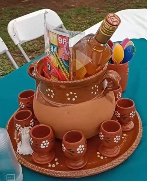 Mexican 15 Decorations, Mexican Style Wedding Centerpieces, Mexican Ideas Decoration, Mexican Candy Centerpiece Ideas, 18th Birthday Party Ideas Mexican, Barro Party Decor, Mexican Quince Centerpieces, Mexican Centerpiece Ideas Quince, Alcohol Centerpieces