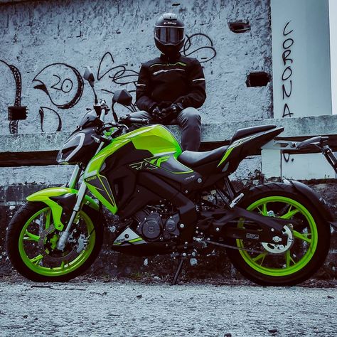 Motor Bikes Wallpaper, Kawasaki Wallpaper Iphone, Kawasaki Wallpaper, Green Motorbike Aesthetic, 125cc Motorbike, Benelli Motobi 152, Benelli 180s, Moto Wallpapers, Toyota Celica