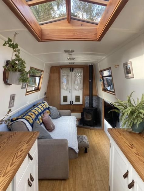 Narrow Boat Interior Layout, Canal Boat Interior Narrowboat Layout, Canal Boat Living, Narrowboat Aesthetic, Narrow Boat Bathroom, Narrowboat Interiors Inspiration, Narrow Boat Interior Ideas, Small Sailboat Interior, Houseboats Interiors