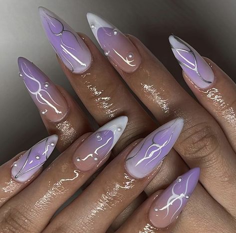 Nails Simple Summer, Lilac Nails Design, Minimalistic Logo Design, Summer Nails Simple, Ideas Summer Nails, Purple And Silver Nails, Simple Summer Nails, Logo Design For Business, Minimalistic Logo