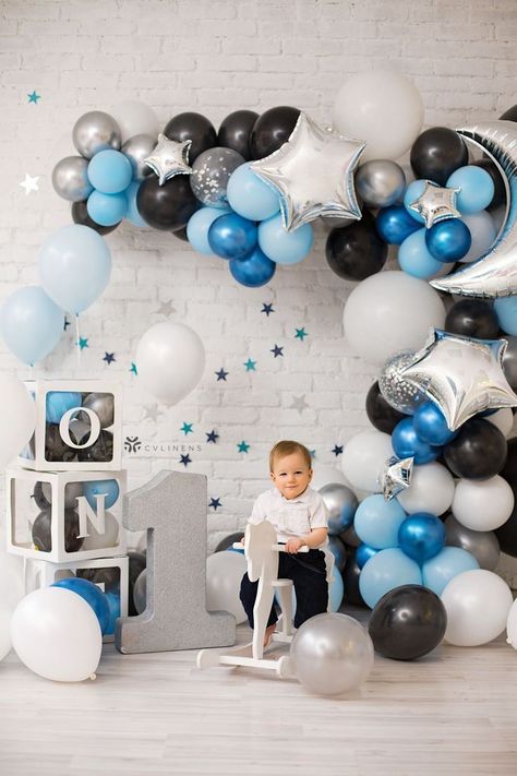 1st Birthday Party themes School Celebration, Boy Decor, Twinkle Star, Boy First Birthday, 1st Boy Birthday, Balloon Arch, Balloon Decorations, 1st Birthday Parties, Kids Birthday Party