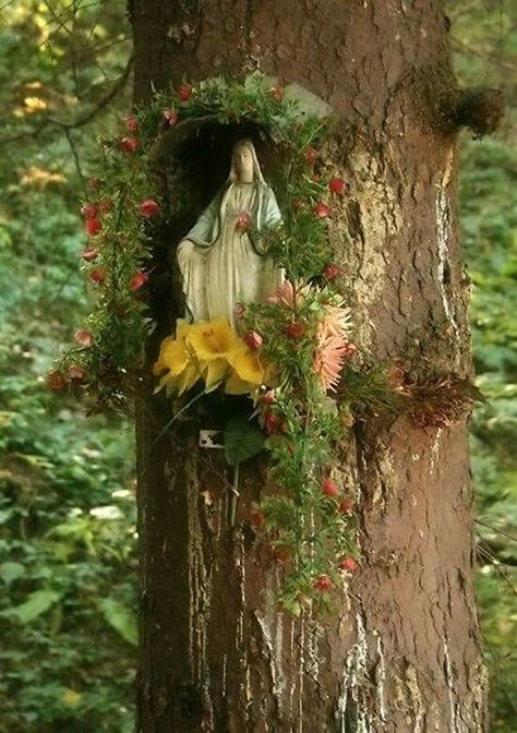 Blessed Lady Marian Garden, Sacred Space Altar, Prayer Garden, Mama Mary, Queen Of Heaven, Home Altar, Blessed Mother Mary, Holy Mary, Mary And Jesus