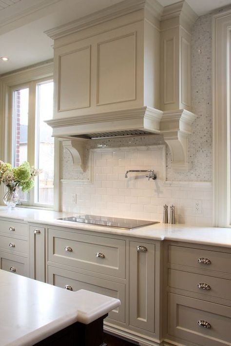 Light Grey Kitchen Cabinets, Taupe Kitchen, Light Grey Kitchens, Beautiful Kitchen Cabinets, Kitchen Ikea, Painted Kitchen Cabinets Colors, Kabinet Dapur, Herringbone Backsplash, Timeless Kitchen