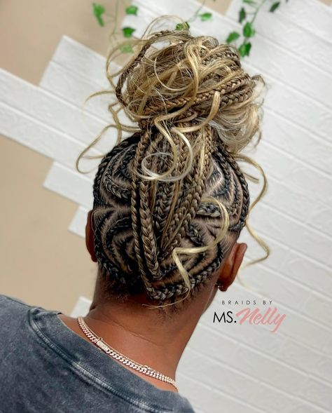 The French Curl Mohawk styled in an up-do 😍 • Book under French Curl Mohawk • #dallashair #dallasbraids #blackhair #blackhairstyles #mohawk #hair #braids #cornrows #design #curls #girlswithcurls Mohawk Braid Styles For Black Women, Mowhak Hairstyle Female Braids, Mohawk Knotless Braids, Braid Mohawk For Black Women, Braided Boho Mohawk, Long Mohawk Hairstyles For Women, Braided Mohawk For Black Women, Curl Mohawk, Hair Braids Cornrows