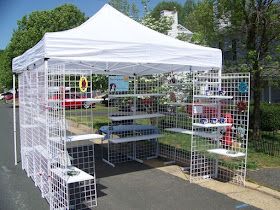 Booth Crush: Portable Walls for Vintage Booths and Craft Shows Quick Easy Crafts, Diy Booth, Vendor Booth Display, Craft Fair Booth Display, Craft Show Booths, Craft Show Booth, Vendor Displays, Portable Walls, Portable Display