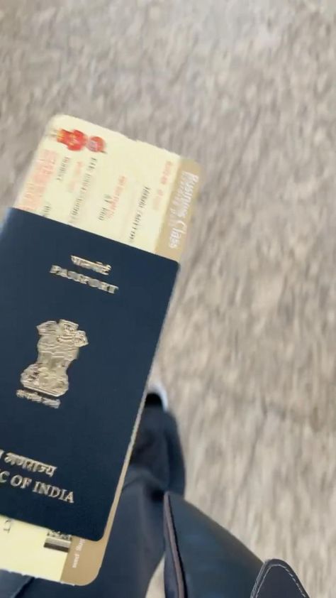 Bag Packing Snapchat Stories Indian, Zero Degrees Snapchat, Rich Snapchat Stories India, Dubai Tickets Pic, Aeroplane Tickets, Flight Ticket Snap, Indian Passport With Tickets, Aeroplane Snap, Packing Snapchat Stories