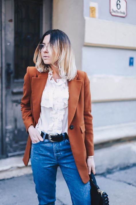 Style Guide: Wie kombiniert man eine Mom Jeans? Mom Jeans Outfits, Jeans Style Guide, Mom Jeans Style, Boho Mode, Mom Jeans Outfit, Jeans Outfits, Outfit Jeans, Working Mom, Jeans Mom