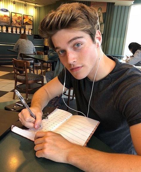 Froy Gutierrez, American Guy, Tumblr Boys, White Boys, Teen Wolf, The Story, Books Wattpad, It Cast, Wattpad