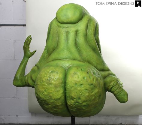 life sized movie prop statue of Slimer Ghost (rear view of his butt!) Slimer Cartoon, Life Size Movie, Life Size Sculpture, Slimer Ghostbusters, Ghostbusters Slimer, Tv Props, Life Size Statues, Ghost Busters, Transformers Art