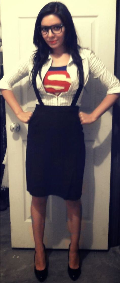 Clark kent - Superman ✿ Wonder Woman Costume Diy, Superwoman Costume, Costume Fleur, Diy Superhero Costume, Wonder Woman Halloween Costume, Diy Fantasia, Supergirl Costume, Superman Costumes, Diy Costumes Women