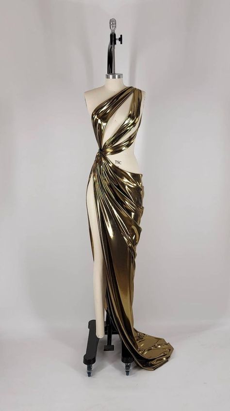 Gold Drape Dress, Pretty Gold Dresses, Metallic Evening Gown, Gold Haute Couture Gowns, Mettalic Dress Gowns, Dance Battle Outfits, Liquid Gold Dress, Mermaid High Fashion, Liquid Fabric Dress