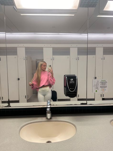 barbie pink longsleeve shirt sweatshirt white cream leggings loungewear outfit inspiration. Blonde long straight hair cute tan makeup comfy clothes. Pink Longsleeve, Cream Leggings, Loungewear Outfit, Tanned Makeup, Nail Jewelry, Long Straight Hair, Airport Outfit, White Sweatshirt, Comfy Outfits