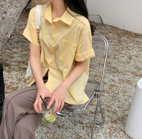 Yellow Blouse Outfit, Cute Outfits Korean, Yellow Top Outfit, Yellow Shirt Outfit, Classy Street Style, Yellow Clothes, Yellow Fits, Pastel Outfit, Half Shirts