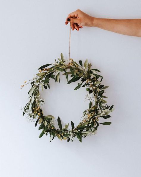 Scandinavian WREATHS - All the Best Scandinavian Christmas Decorations Alternative Christmas Trees, Julkransar Diy, Best Christmas Decorations, Christmas Wreath Craft, Diy Jul, Scandinavian Christmas Decorations, Natural Christmas Decor, Alternative Christmas, Alternative Christmas Tree