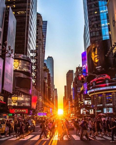 Manhattanhenge is back, by Kelly Kopp @kellyrkopp | New York City Feelings | Bloglovin’ Manhattan Henge, Lake George Village, New York Wallpaper, Ny City, City That Never Sleeps, City Wallpaper, Dream City, Concrete Jungle, City Aesthetic