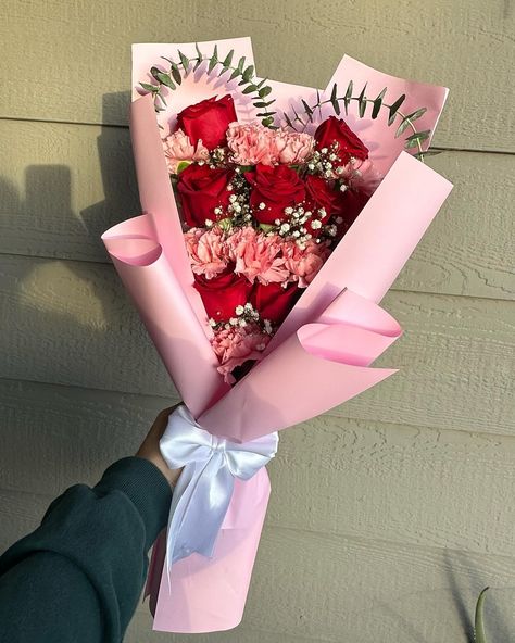 Heart Roses with Carnations & Eucalyptus Heart 🤍 . Perfect arrangement for this Valentines Day Season 🌹 Message us to place your orders now! 💌 Rose And Carnation Bouquet, Heart Roses, Carnation Bouquet, Instagram Heart, Stunt Doubles, Flower Gift Ideas, Instagram Ideas Photography, Diy Birthday Gifts, Diy Birthday