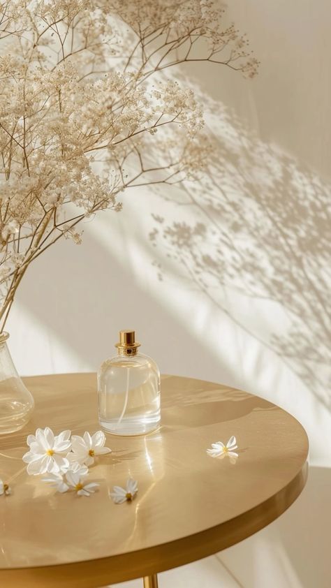 Perfume Background Aesthetic, Perfume Aesthetic Wallpaper, Perfume Bottles Aesthetic, Lash Wallpaper, Setup Background, Perfume Background, Perfume Content, White Perfume, Faceless Aesthetic