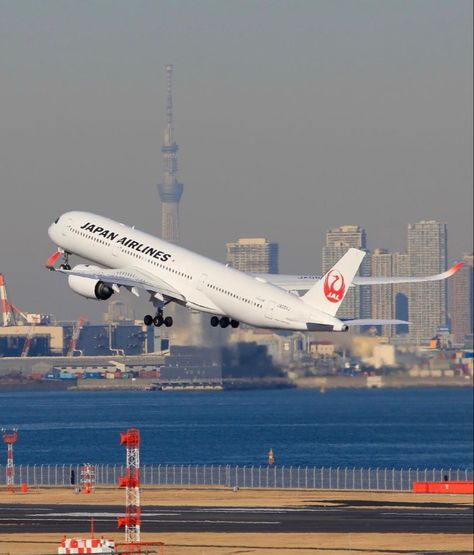 Qantas Plane Aesthetic, Japan Plane Ticket Aesthetic, Japan Airplane, Plane Window View, Japan Airlines, Plane Flight, London Wallpaper, Plane Window, Air China