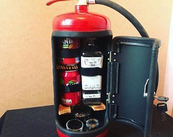 Jerry Can Mini Bar, Bar Mini, Firemen Gifts, Wine Gift Baskets, Real Fire, Nesting Box, Mini Bars, Jerry Can, Diy Upcycling