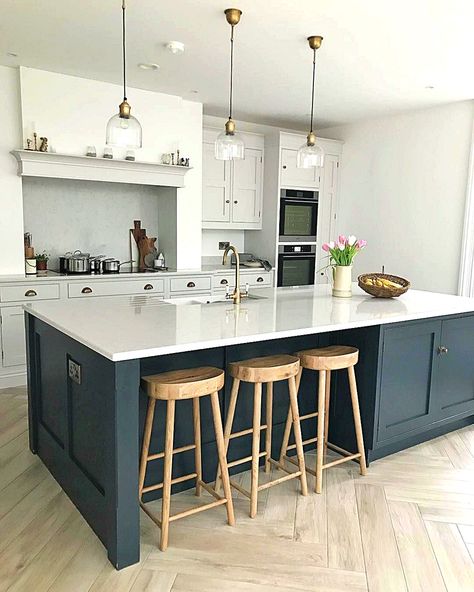 Modern Shaker Kitchen With Island, Cheap Island Kitchens, Huge Open Kitchen And Living Room, Kitchen Diner Island, Kitchen Inspo With Island, Howdens Kitchen Island, Kitchen With Huge Island, Kitchen Bench Extension, Howdens Shaker Kitchen