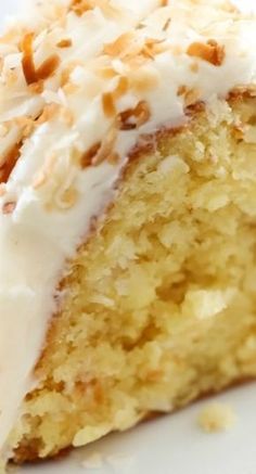 Coconut Bundt Cake, Coconut Desserts, Torte Cupcake, Moist Cake, Bundt Cakes Recipes, Coconut Recipes, Pound Cake Recipes, Moist Cakes, Coconut Cake