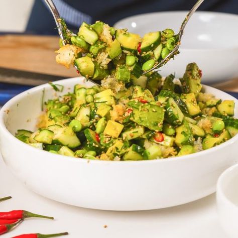 Crispy Rice Edamame Salad, Crispy Rice Salad Pinch Of Yum, Cucumber Avocado Crispy Rice, Crispy Rice Cucumber Salad, Crunchy Rice Salad, Crispy Rice Salad Recipe, Curry Pasta Salad, Crispy Rice Salad, Yum Salad