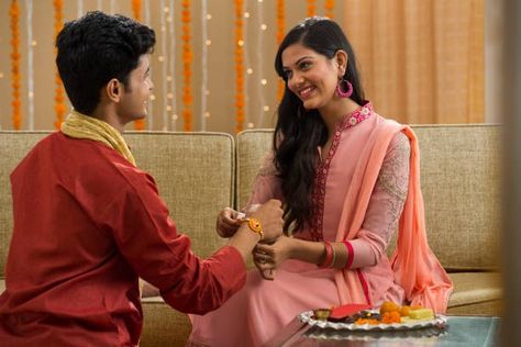 Raksha Bandhan Raksha Bandhan Pics, Raksha Bandhan Photos, Rakhi Festival, Full Hd Photo, Lifestyle Shoot, Brother And Sister Love, Durga Images, Maa Durga, Raksha Bandhan